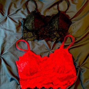 Patted bras One black one red